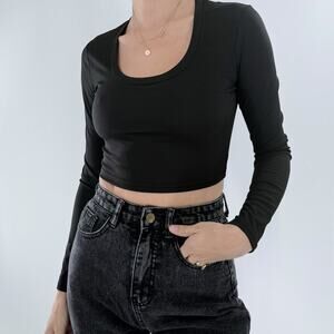 Women’s Black Ribbed Scoop Neck Long Sleeve Crop Top Size Small